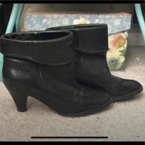 Frye Booties -ankle boots - black sz 7.5